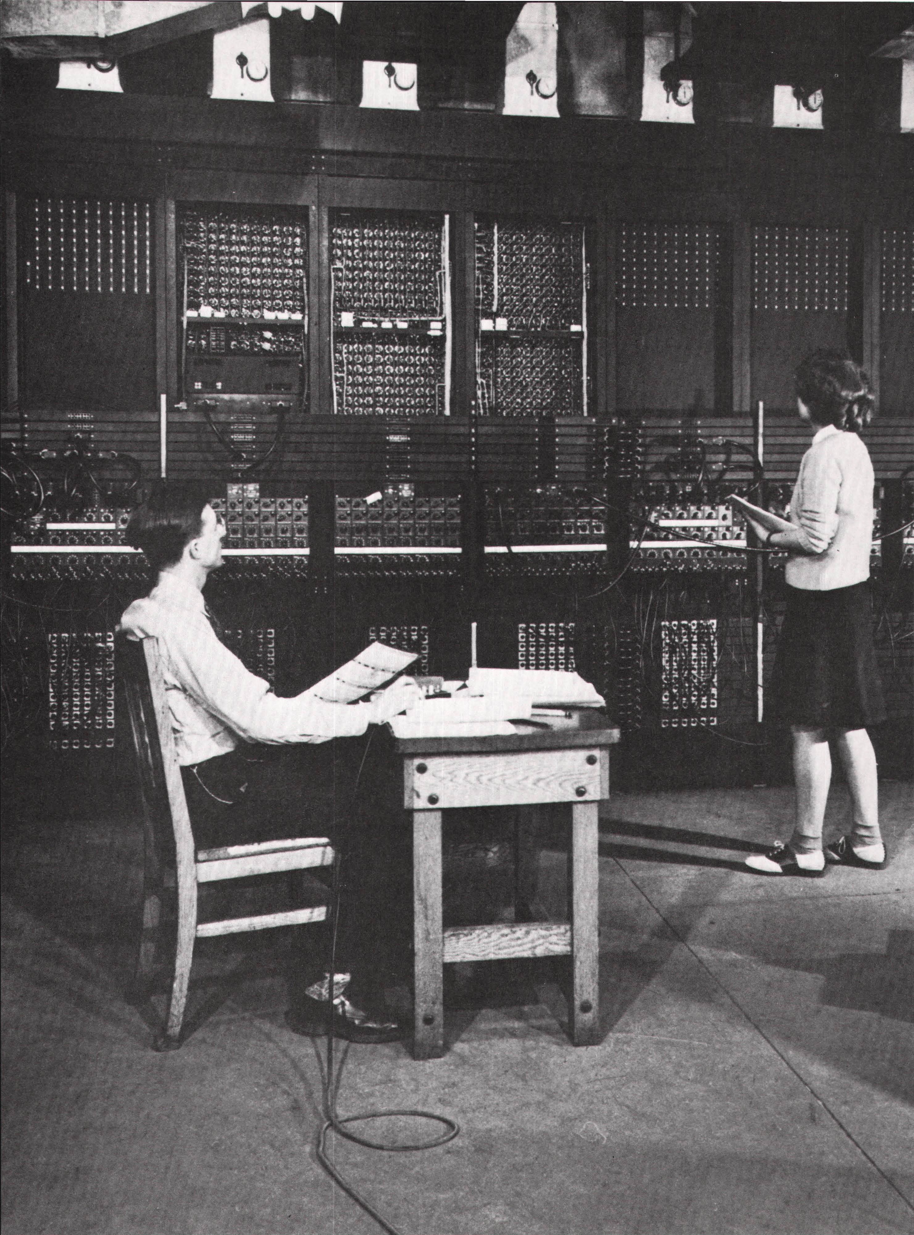 Первая эвм eniac была создана в конце 1945 г в сша фото