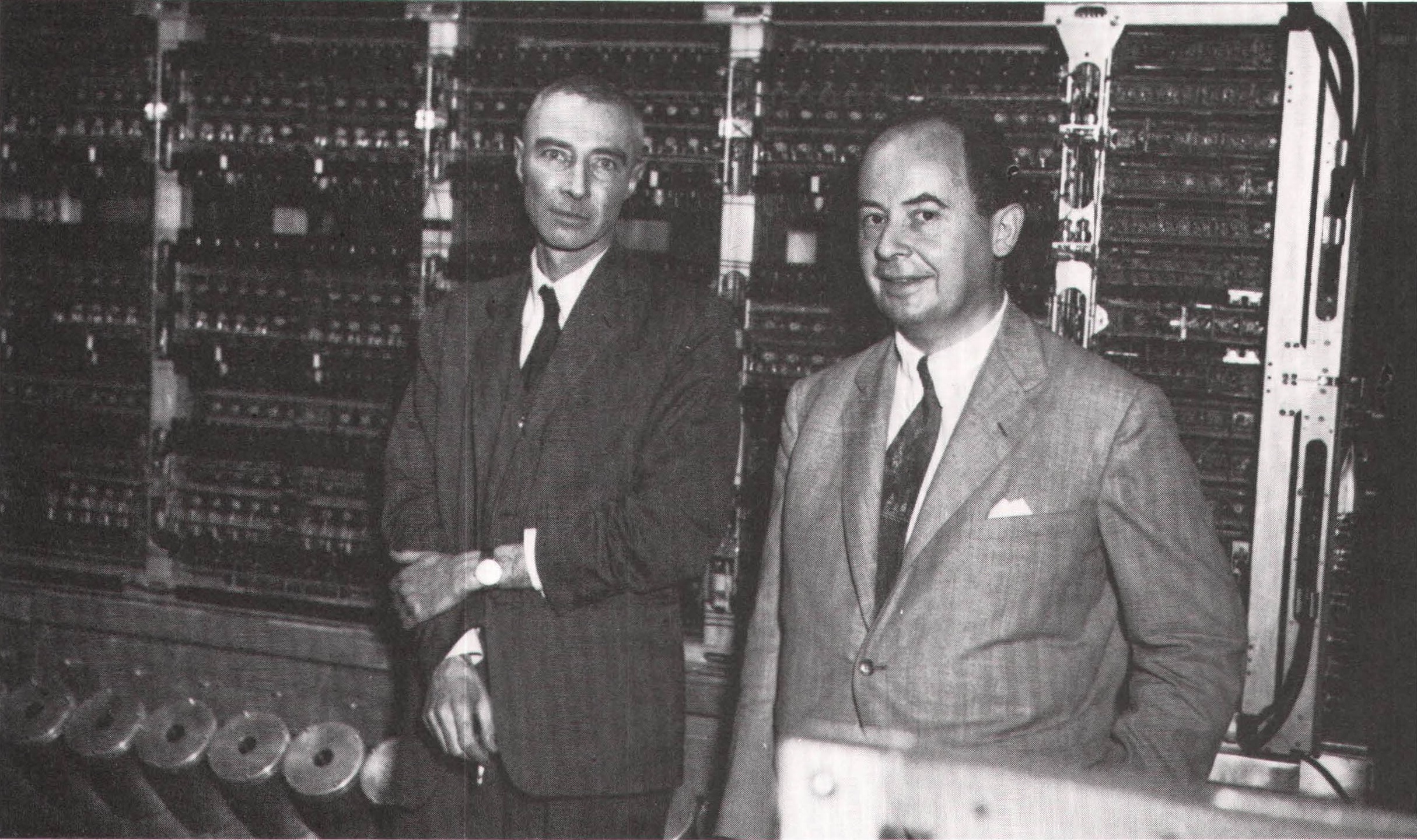 5.2 John von Neumann and the “Report on the EDVAC” | Bit by Bit