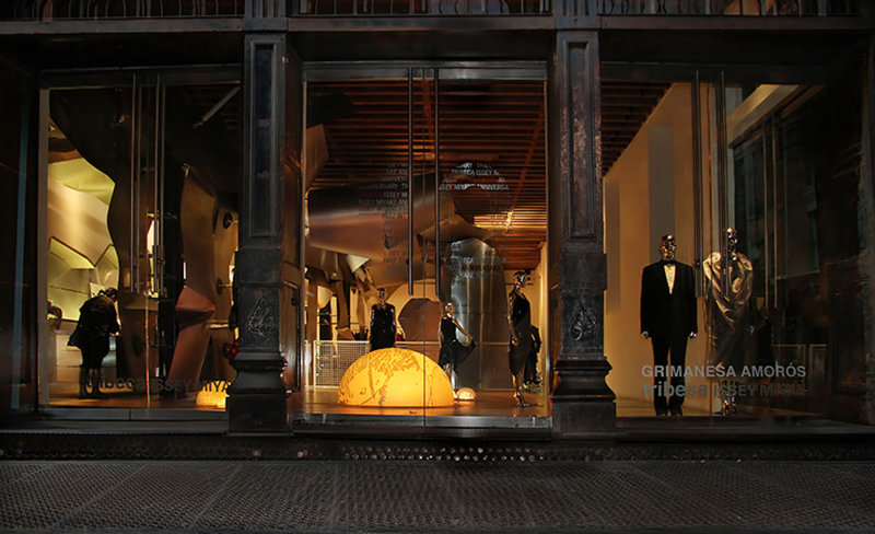 TriBeCa Issey Miyake is a joint project with Frank Gehry and his protege Gordon Kipping. 